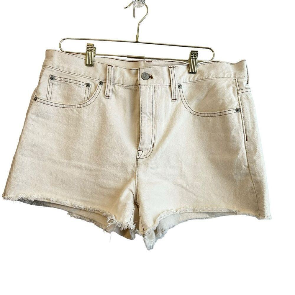 J Crew Relaxed Denim Short SZ 31 Natural Mid Rise‎ Casual BF380 NWT